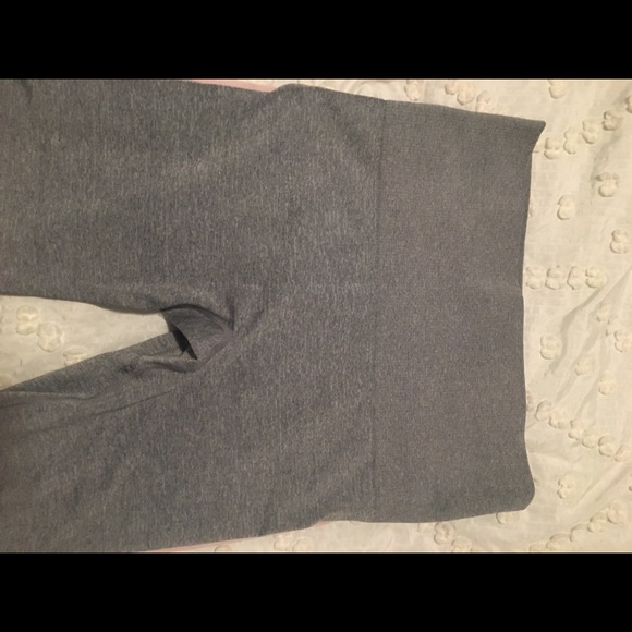 Pink and grey running jacket and leggings. - Picture 2 of 6